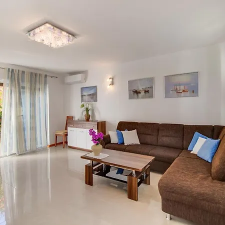 شقة With A Parking Space *